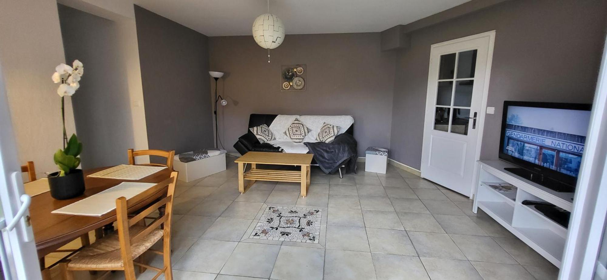 Maison De Plein Pied Avec Jardin Privatif Centre Ville Milly-la-Foret Luaran gambar